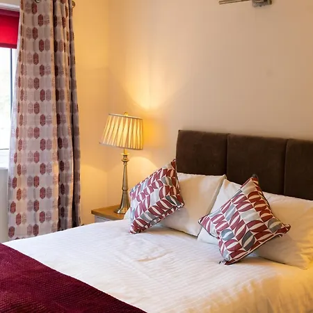 Отель The Merry Monk